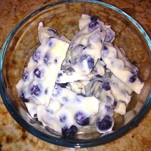 High Protein Frozen Blueberry Yogurt Bark (Low-Carb Snack)