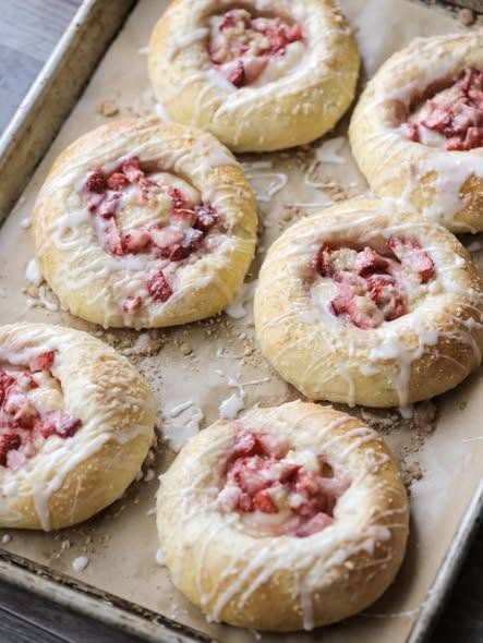 Fluffy Strawberry Protein Cream – A Guilt-Free High-Protein Dessert