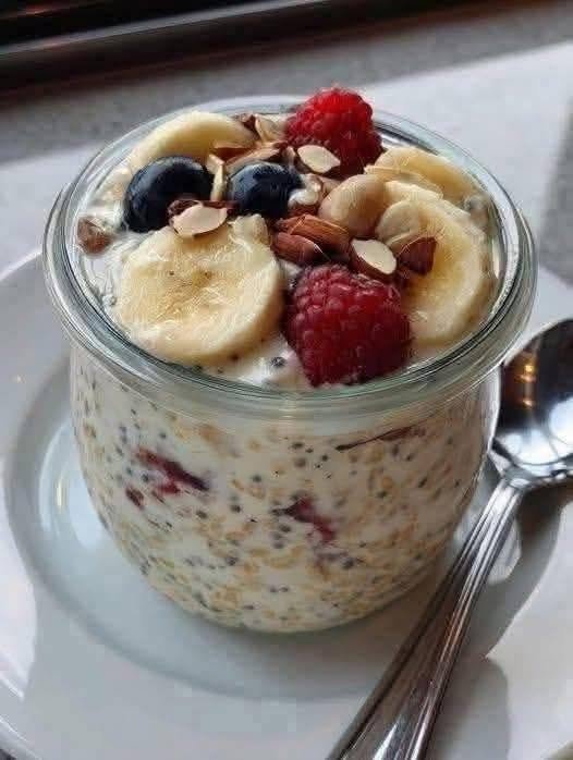 Creamy Vanilla Almond High-Protein Overnight Oats