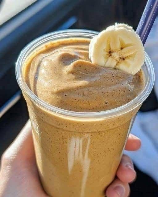 5-Minute Low-Carb Peanut Butter Banana Protein Shake