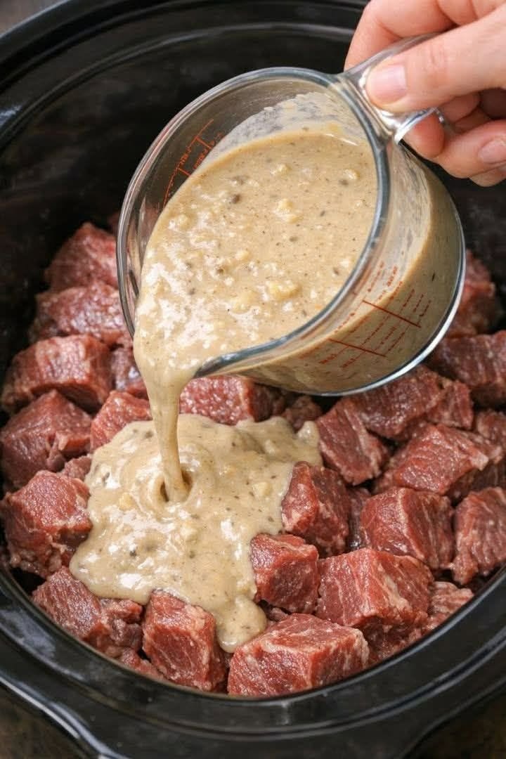 Easy Crockpot Beef Stroganoff for Low-Carb Meal Prep