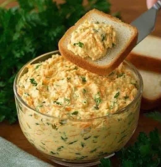 High-Protein Whipped Carrot and Herb Cheese Dip (Low-Carb)