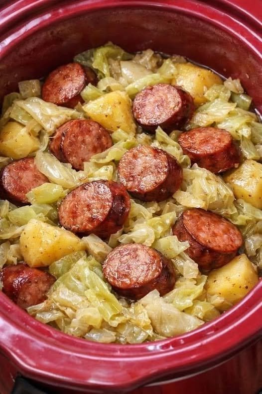 Slow Cooker Cabbage, Smoked Sausage, and Potatoes (High-Protein Dinner)