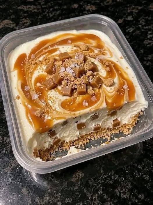 Easy No-Bake Salted Caramel Protein Cheesecake Bowl (Low-Carb)
