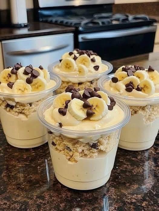 Easy Sugar-Free Banana Pudding Parfaits with Chocolate Chips