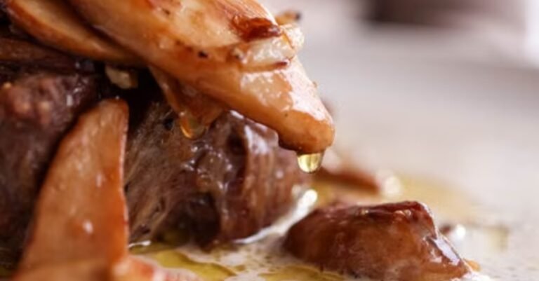 Slow Cooker Creamy Garlic Beef Tips and Mushrooms