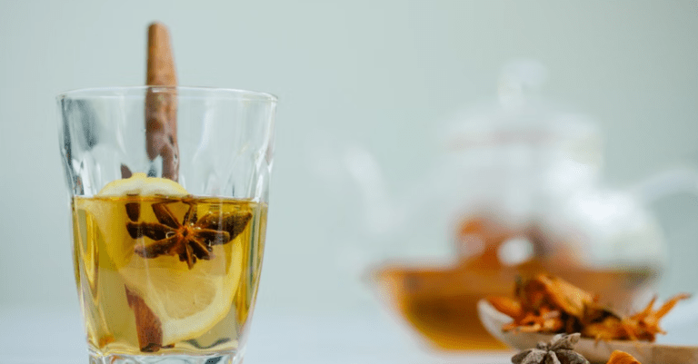 Warm Spiced Clove Tea for Night: A Low-Carb Bedtime Ritual