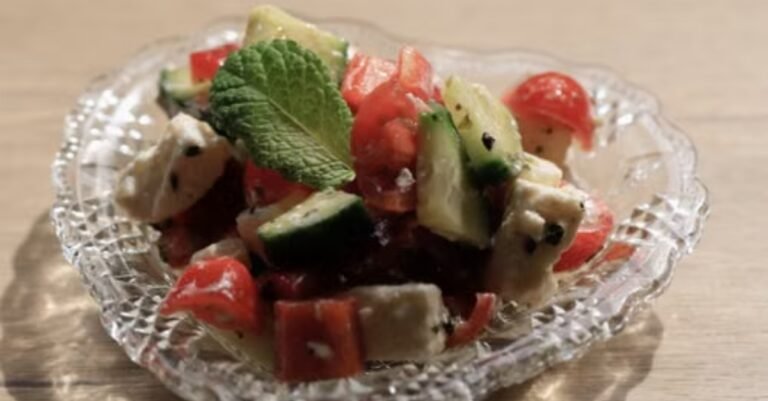10-Minute Greek Style Cottage Cheese Cucumber Salad