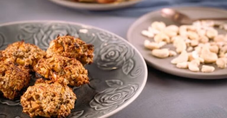 Healthy 3-Ingredient Banana Oatmeal Protein Cookies (Easy & Flourless)