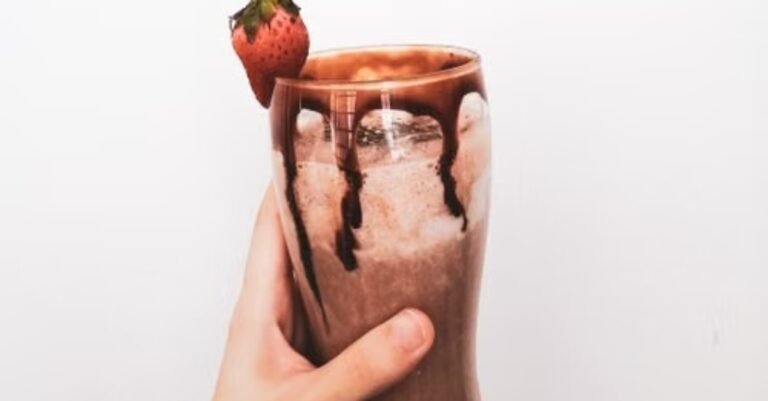 Healthy Chocolate Strawberry Protein Bars (Low-Carb, Meal Prep Friendly)