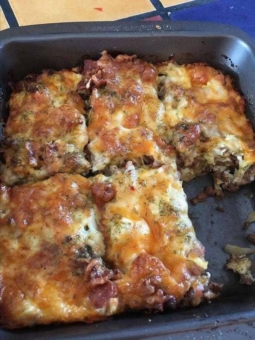 Cheesy Ground Beef & Bacon Casserole for Low-Carb Diets
