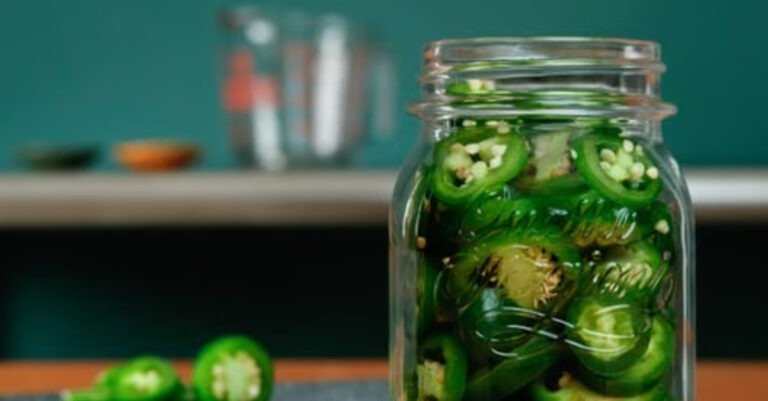 Zesty Refrigerator Pickled Jalapeño Slices (Keto & Low-Carb Friendly)