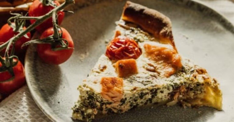 Easy Low-Carb Spinach, Feta & Sun-Dried Tomato Egg Bake
